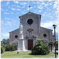 Kirche in Toscolano-Maderno toscolano, maderno, kirche, gardasee